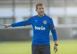 Albert Celades, en su etapa de entrenador del Valencia.