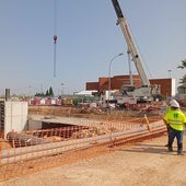 Construcción del cañón peatonal subterráneo en València Sud, este viernes.