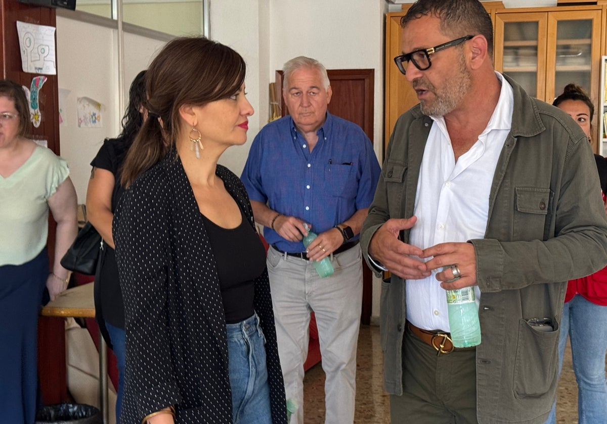 La ministra Sira Rago y el alcalde de Sedaví.