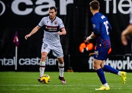 Ignasi Miquel, en un partido con el Levante UD.