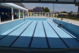 Actuaciones de mantenimiento en la piscina de Les Pereres de Xàtiva.