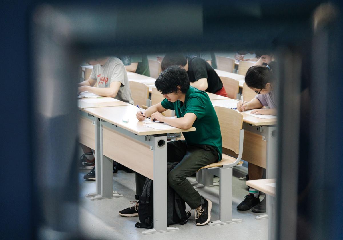Las críticas de un profesor a las notas hinchadas: «Selectividad no era darse el paseíto y sacar un 13,5 para entrar en Medicina»