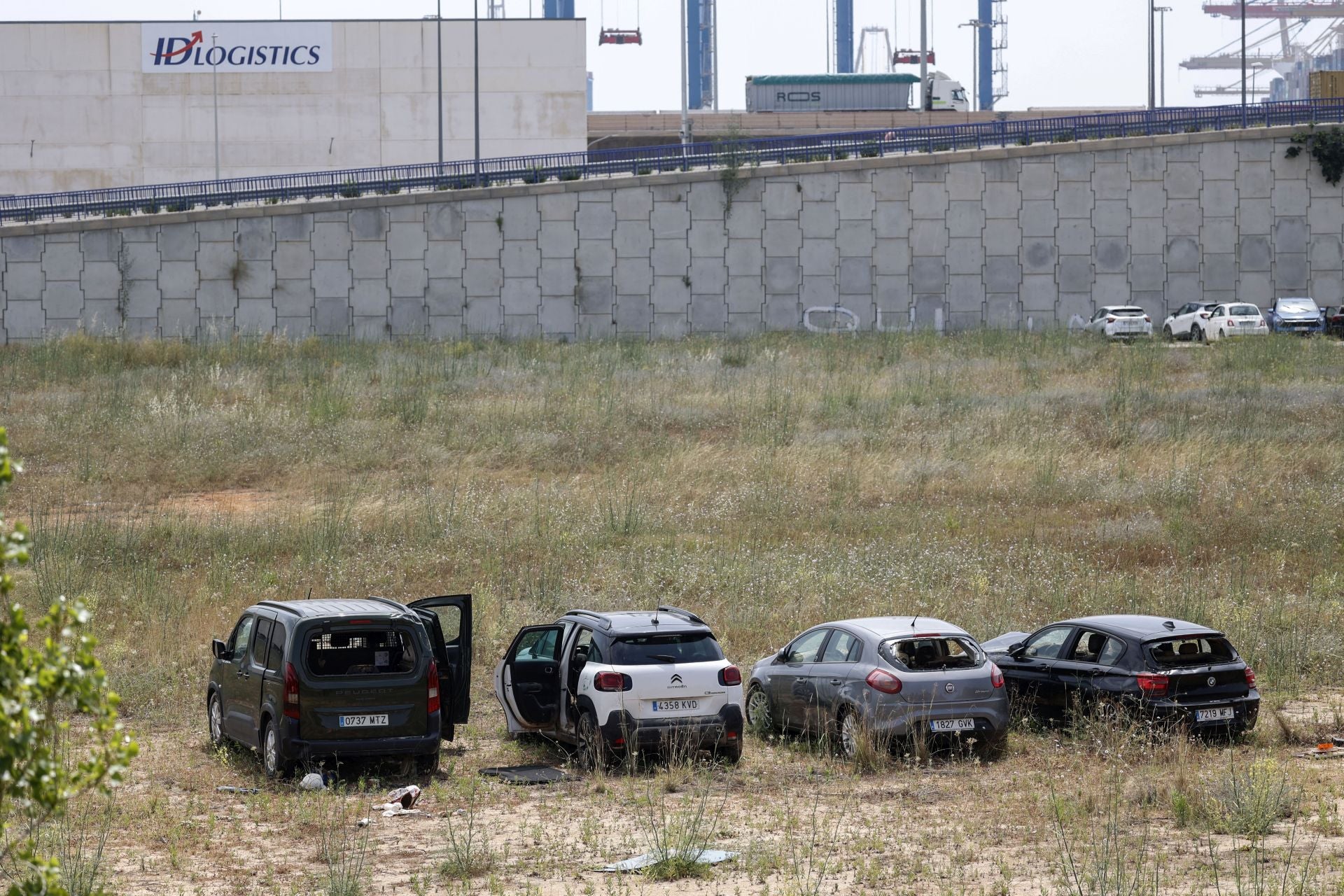 FOTOS | Coches afectados por la DANA, ocho meses después en la ZAL del puerto de Valencia