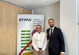 El alcalde, Alberto Primo, con la ATMV.