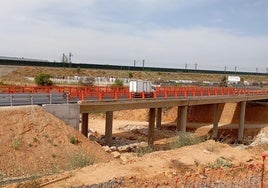 Puentes reconstruidos sobre el Poyo este martes.