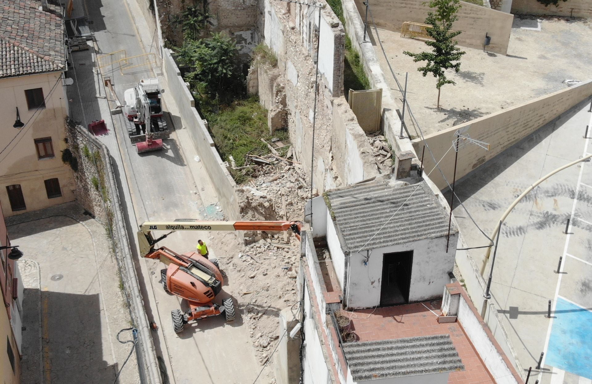 Ontinyent inicia los derribos en el barrio de La Vila para recuperar la Muralla Sur y construir 12 viviendas