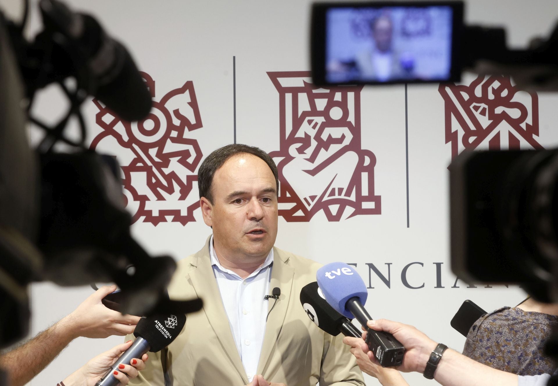 Fotos del pleno de les Corts (11 de junio de 2025)