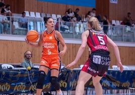 Cristian Ouviña, durante un partido con el Valencia Basket.