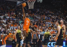 Jean Montero, durante el partido del Valencia Basket anoche.