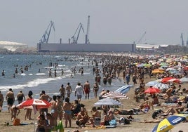 La Policía Nacional intensificará su presencia en playas y zonas comerciales o de ocio de Castelló en verano