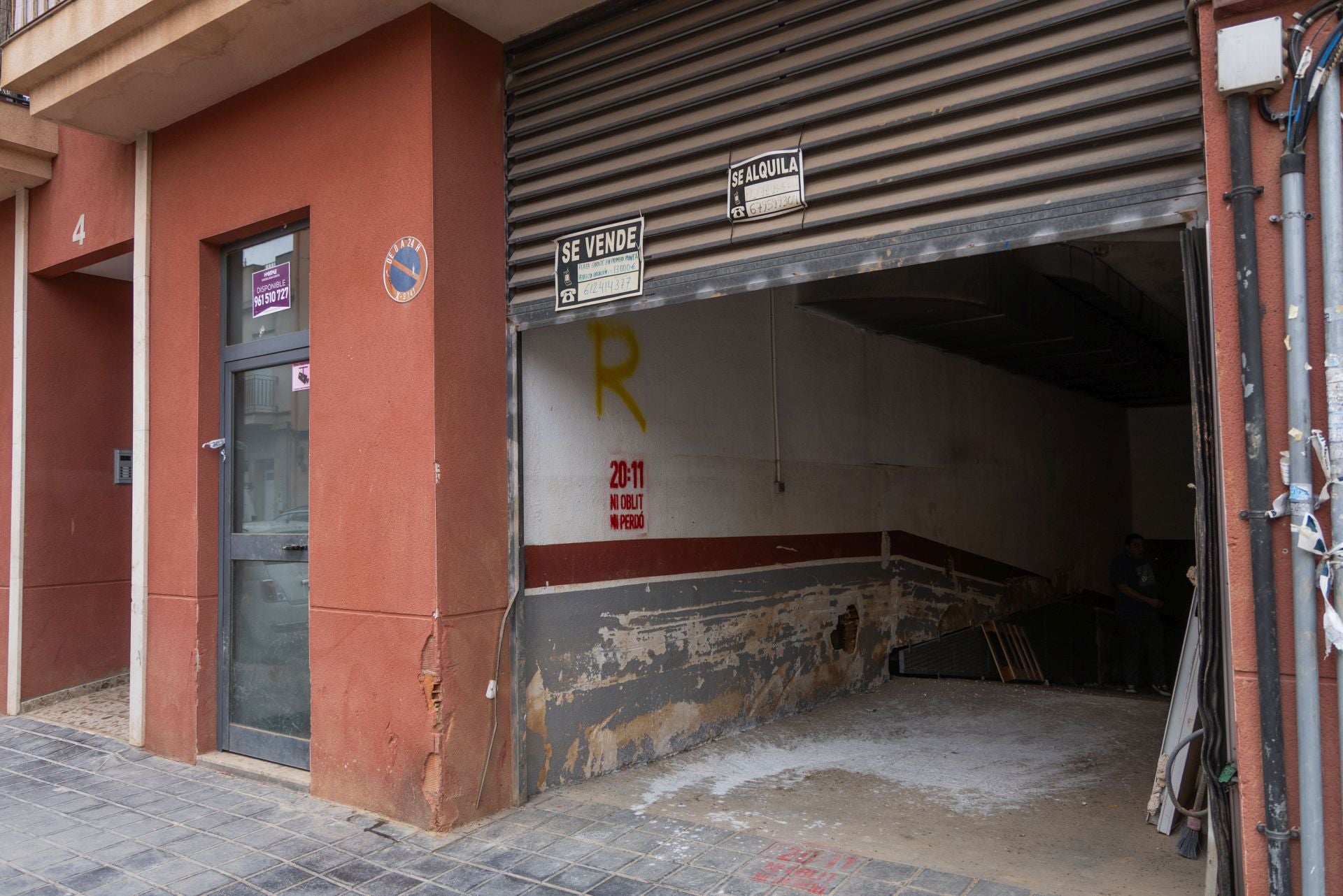 FOTOS | Un garaje apocalíptico en el barrio de La Torre
