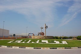 Rotonda de acceso al polígono de Carlet.