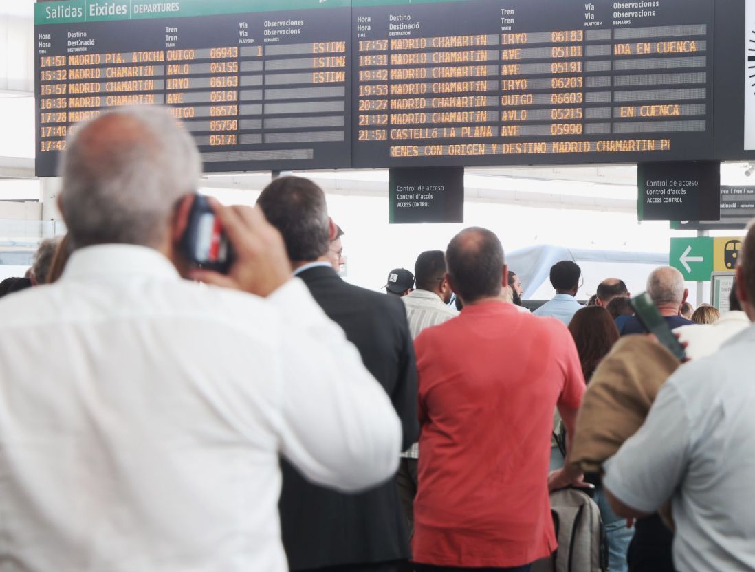 Interrumpida la alta velocidad entre la Comunitat y Madrid por una avería en Chamartín