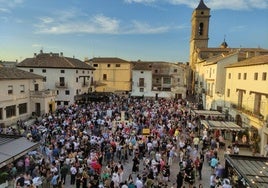 La fiesta en la plaza de la Villa de Requena.