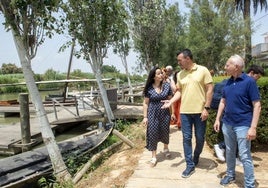 La alcaldesa de Catarroja, Lorena Silvent, con el presidente de la Diputación, Vicente Mompó.