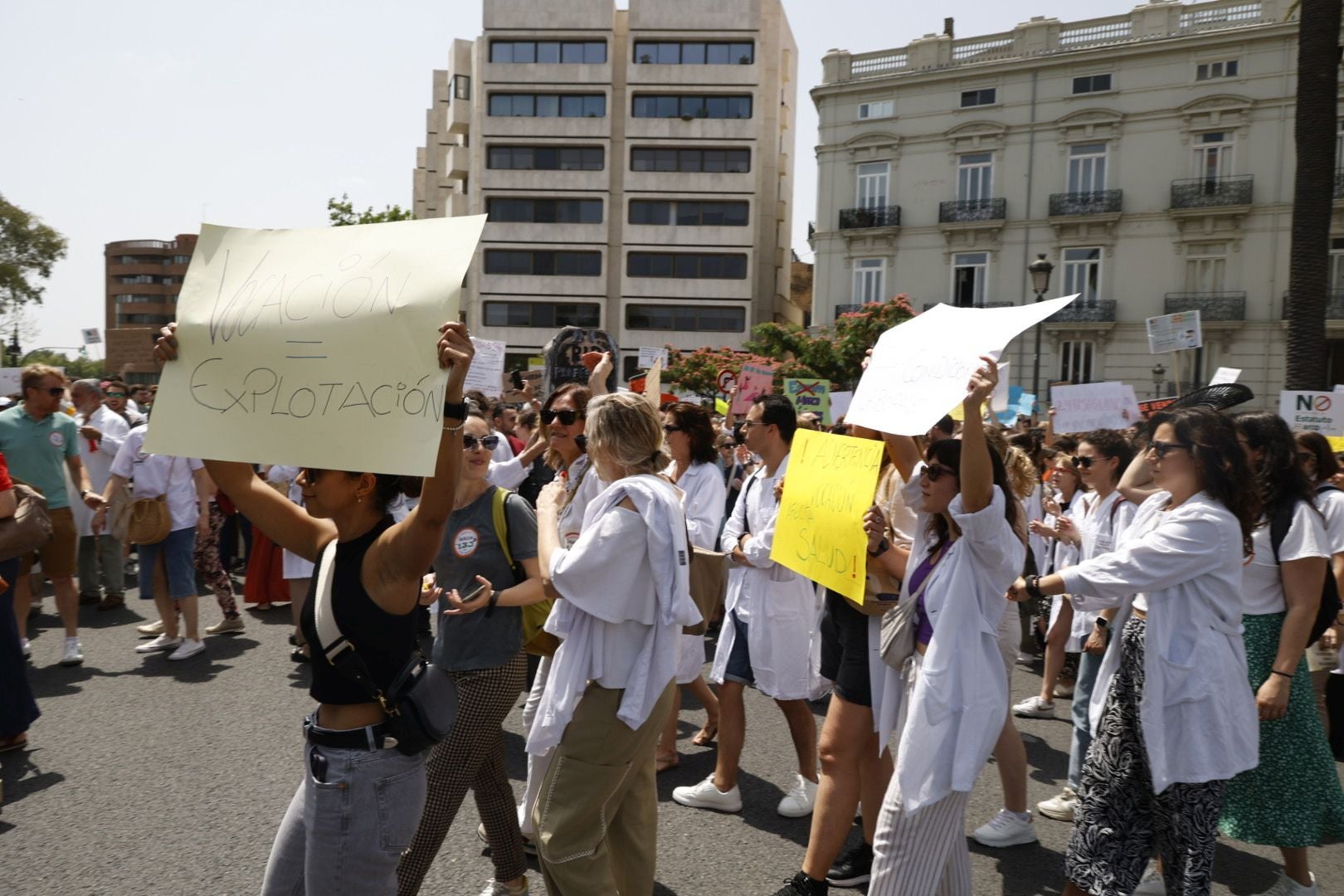 FOTOS | Protesta de los médicos en Valencia