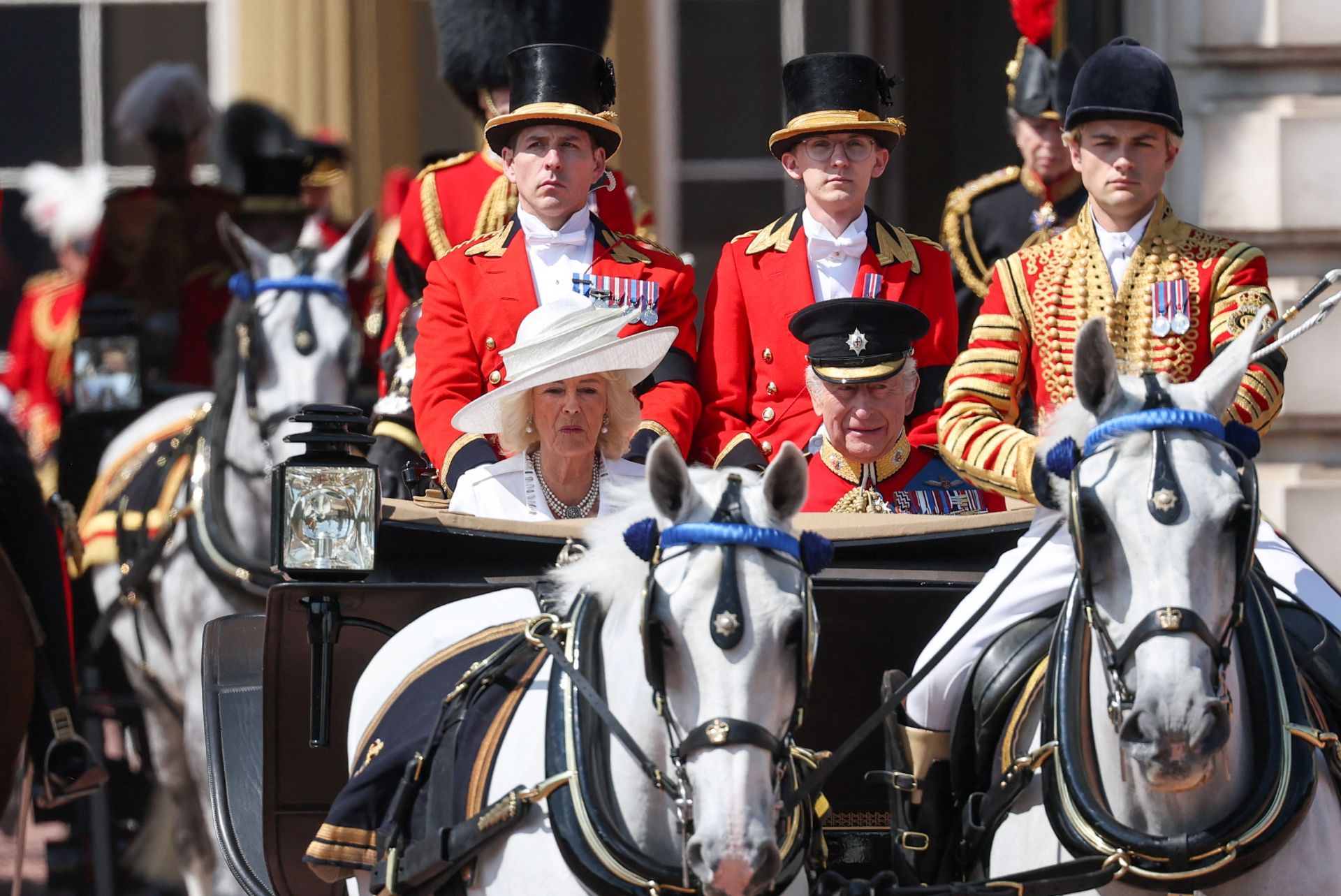 Kate Middleton deslumbra en su vuelta al desfile más colorido del Reino Unido
