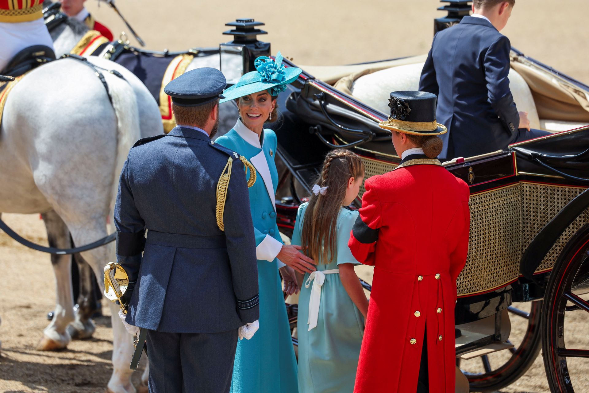 Kate Middleton deslumbra en su vuelta al desfile más colorido del Reino Unido