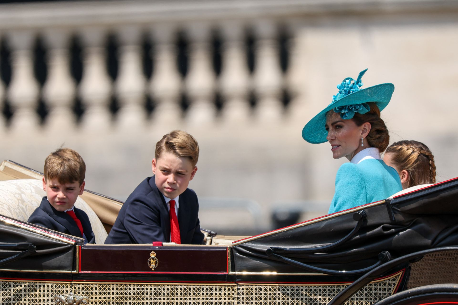 Kate Middleton deslumbra en su vuelta al desfile más colorido del Reino Unido