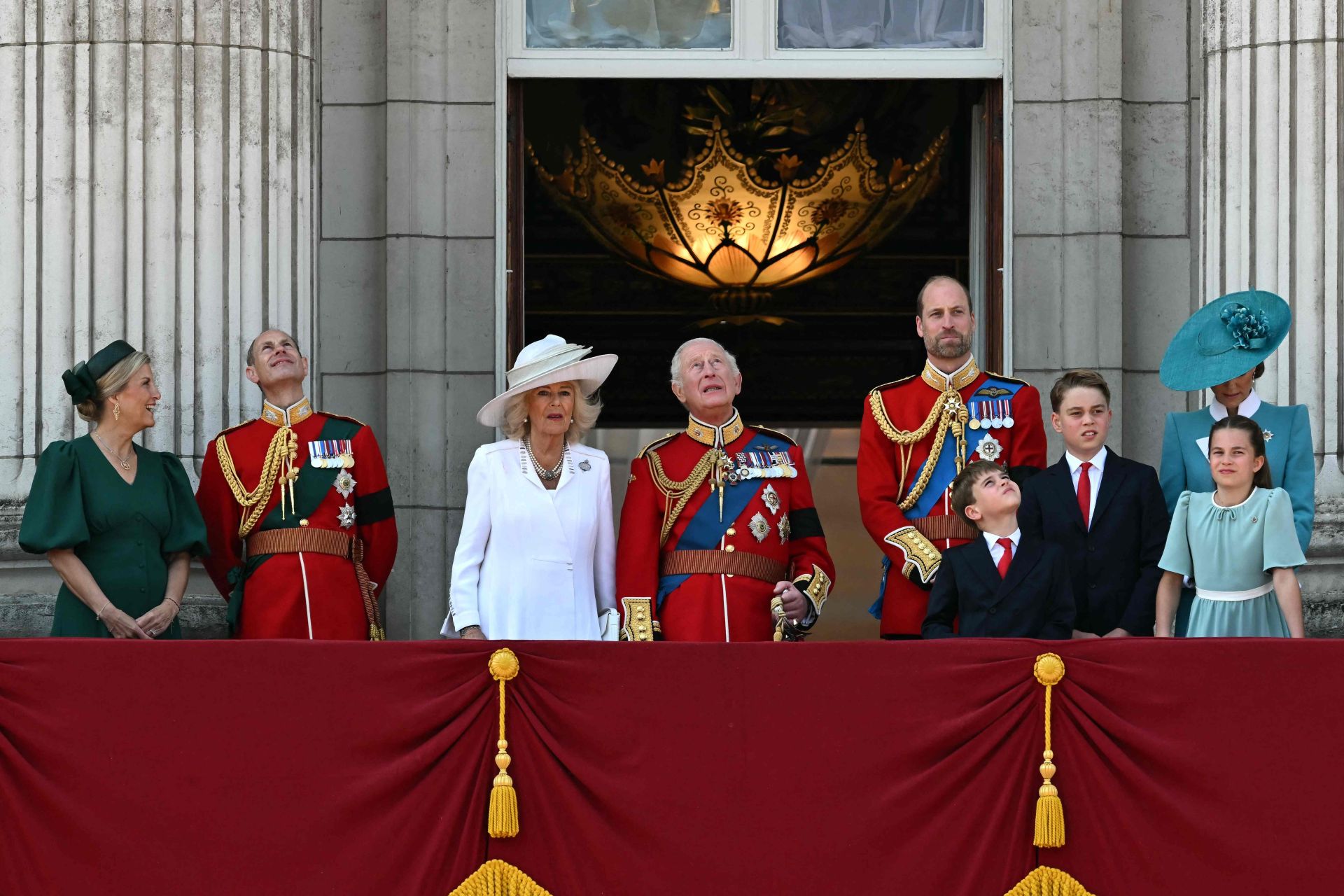 Kate Middleton deslumbra en su vuelta al desfile más colorido del Reino Unido