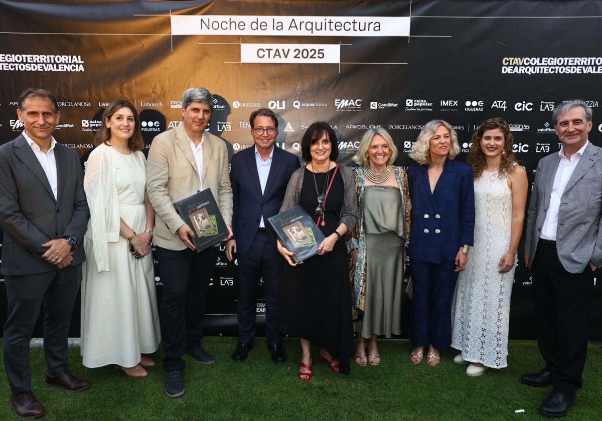 Marina Sender, presidenta del CTAV, en el centro, junto al concejal de Urbanismo de Valencia, Juan Giner y la alcaldesa de Bétera, Elia Verdevío.