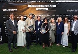 Marina Sender, presidenta del CTAV, en el centro, junto al concejal de Urbanismo de Valencia, Juan Giner y la alcaldesa de Bétera, Elia Verdevío.