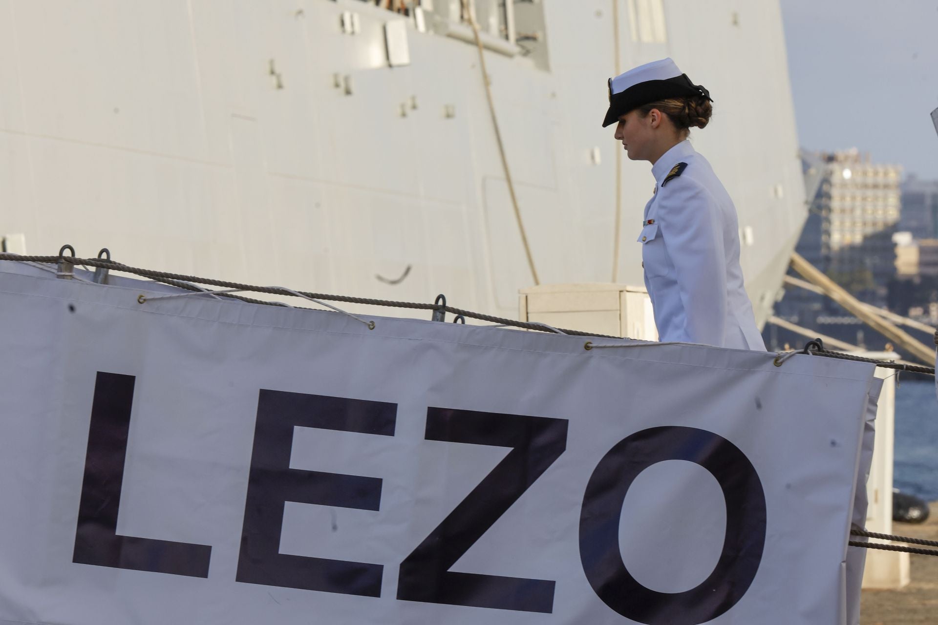 La Princesa Leonor embarca en la Blas de Lezo