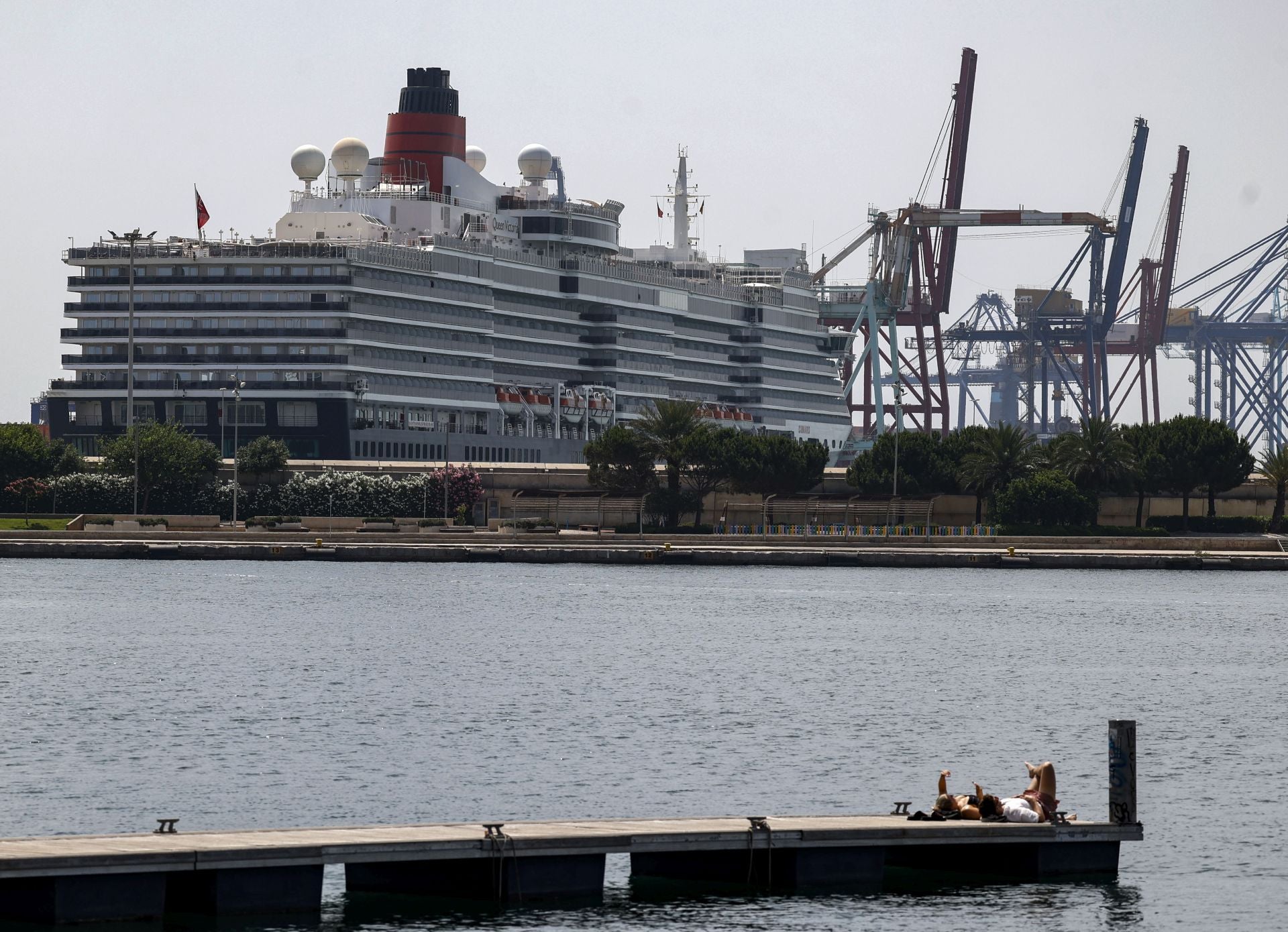 Fotos del Queen Victoria, uno de los cruceros más lujosos que ha atracado en Valencia