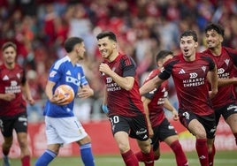 Alberto Reina celebra su gol.
