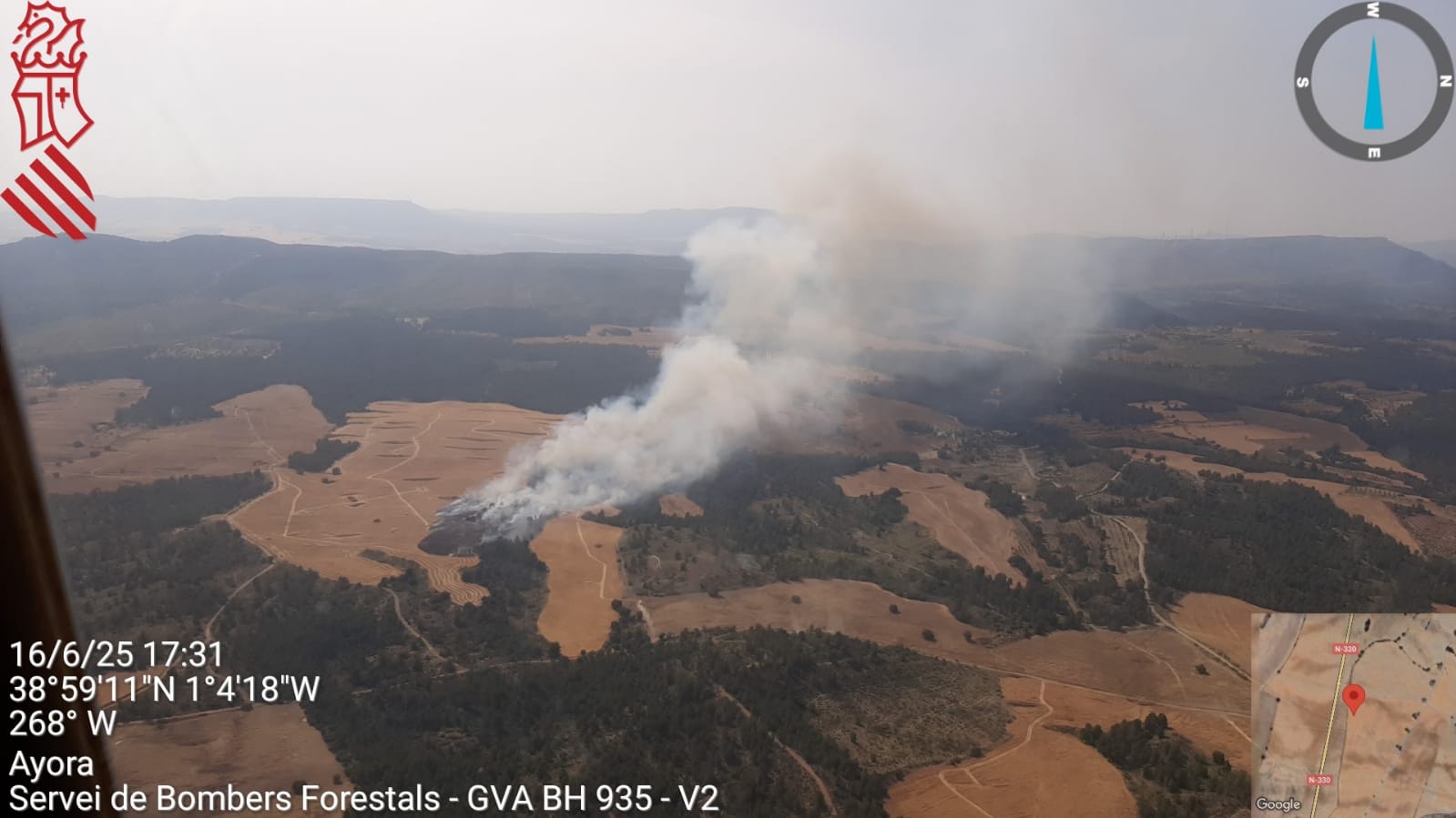 Imagen aérea del incendio declarado en Ayora.