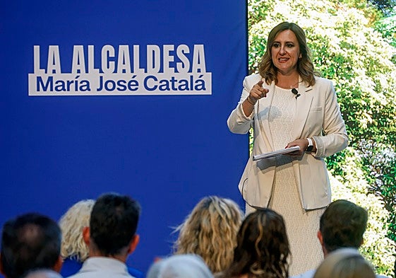 La alcaldesa de Valencia, María José Catalá, durante el acto de balance de su medio mandato.
