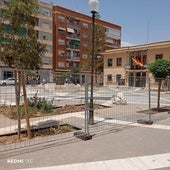 Plaza de España de Picanya, este martes con la valla de obras.