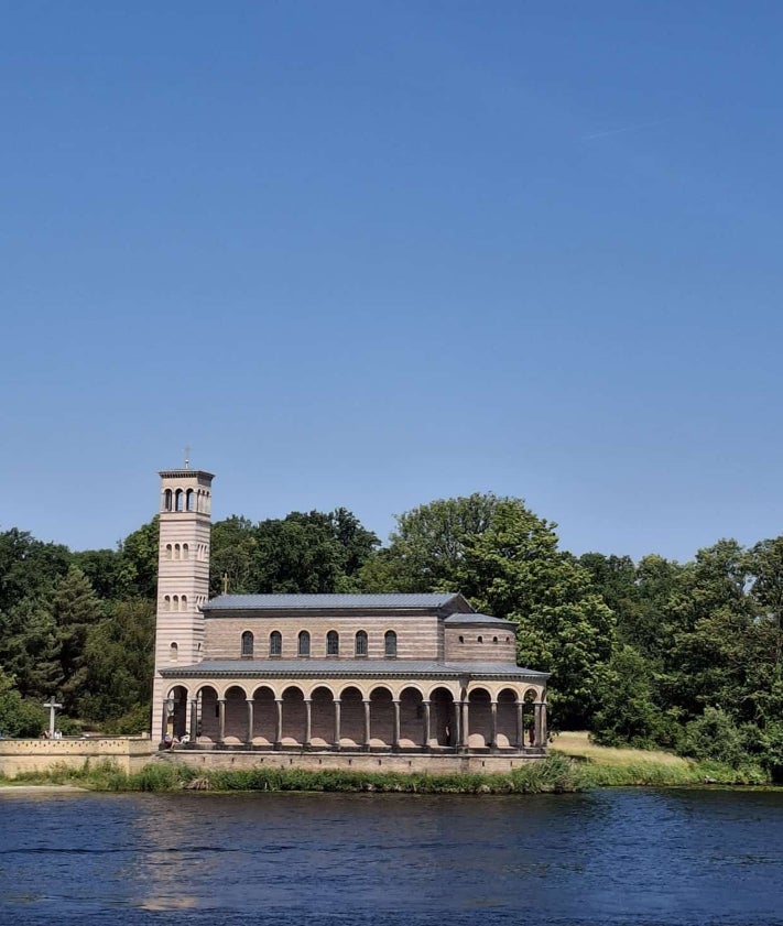 Imagen secundaria 2 - Detalles de algunos de los castillos y palacios de Potsdam.