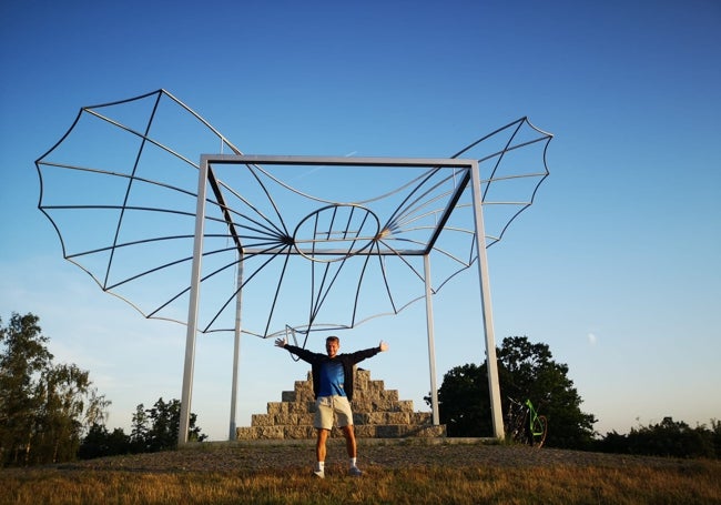 Monumento al hombre volador.