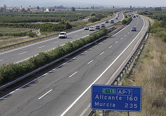 Accesos a la autopista A7, dirección Alicante.