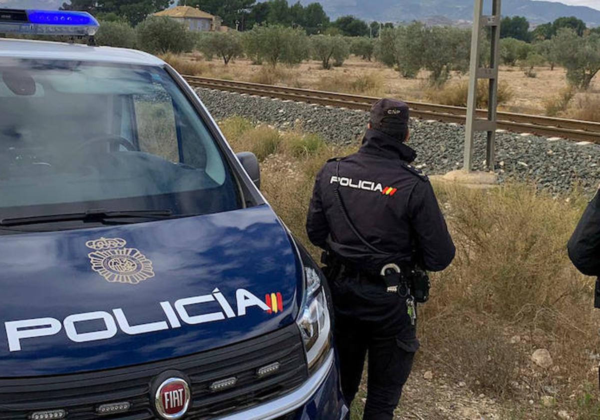 Un policía nacional revela en TikTok cuánto cobra al mes y enciende el debate en redes