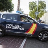 Vehículo de la Policía Nacional en Valencia.