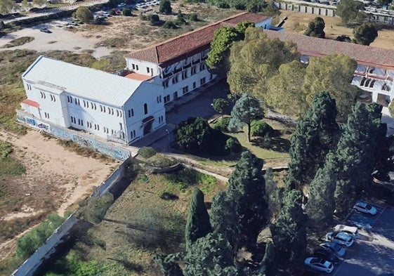 Vista del edificio que acogerá la nueva sede del teatro Escalante.