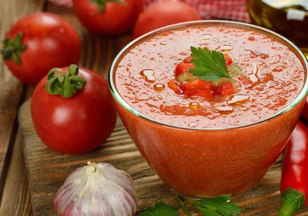 Un vaso de gazpacho.