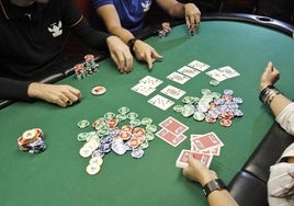 Un grupo de jugadores, en una partida de póker, en una imagen de archivo.