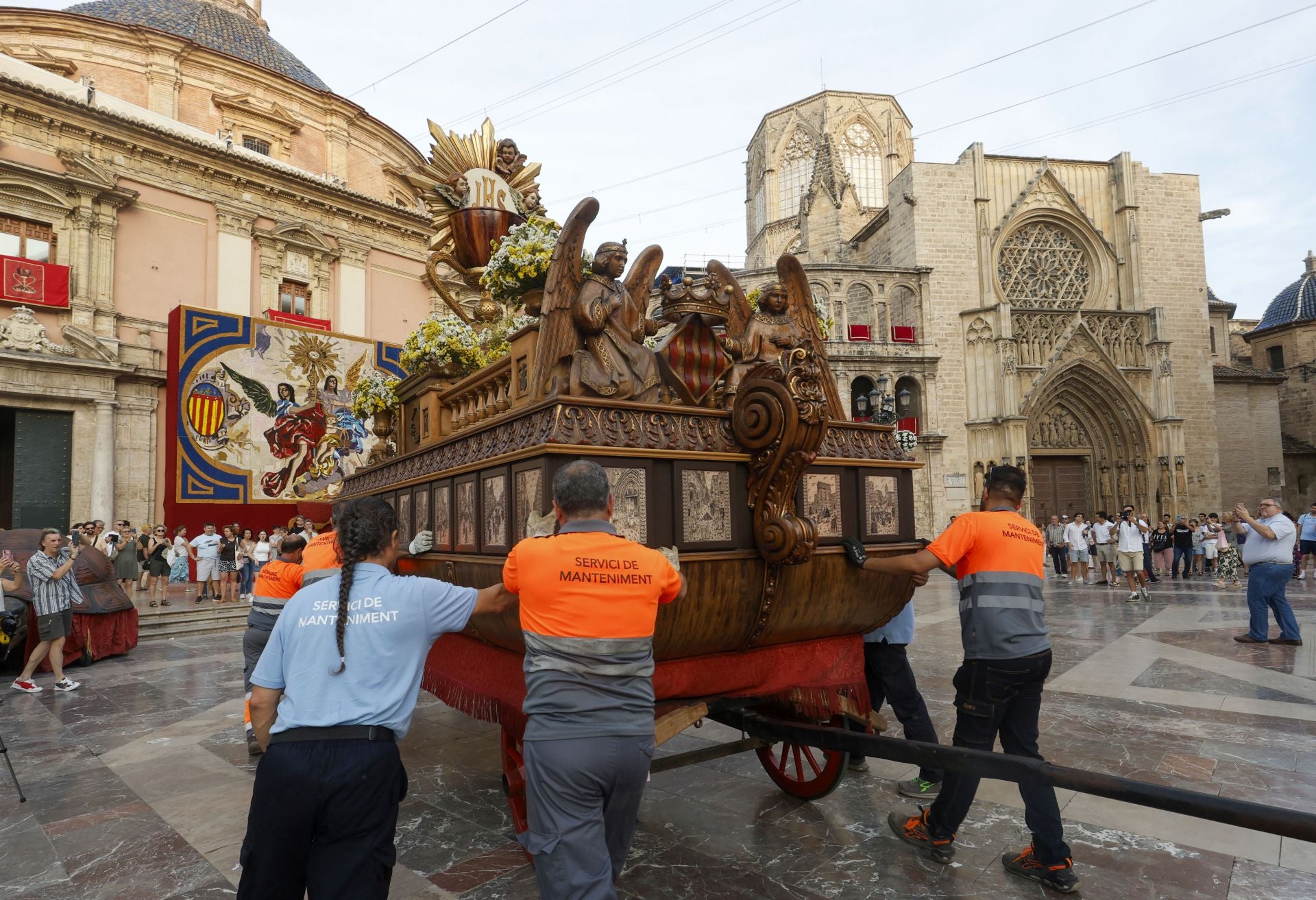 FOTOS | Las Rocas del Corpus ya están en la calle en Valencia
