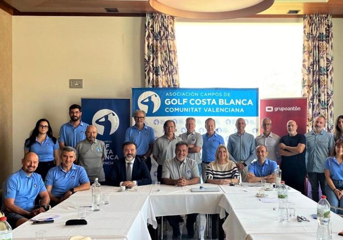 Los miembros de la Asociación de Campos de Golf de la Costa Blanca y Comunitat Valenciana.