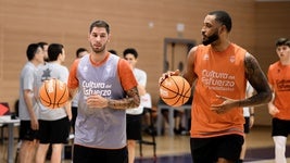 Jovic y Soriano, durante el entrenamiento de este sábado en Valdebebas.