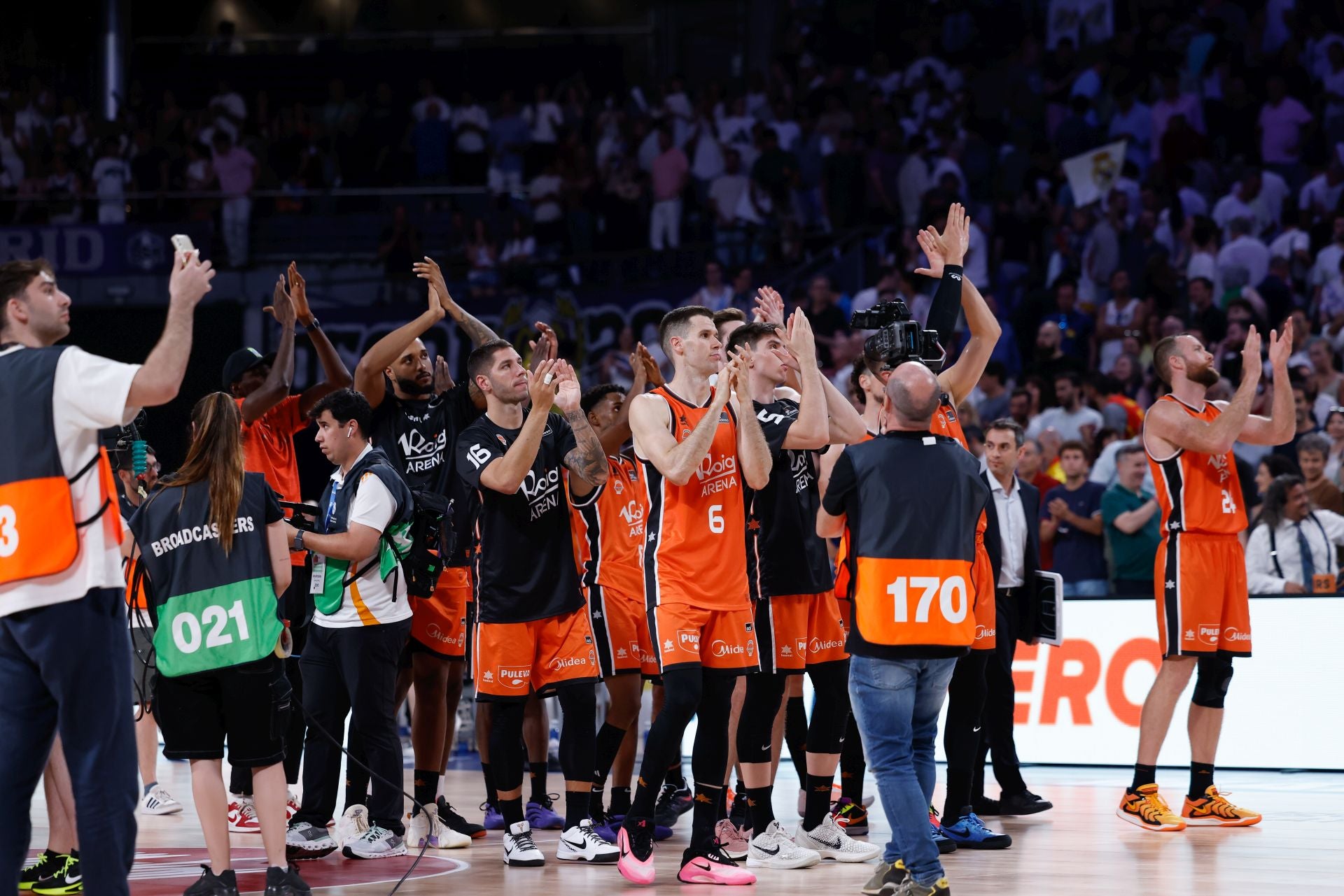 FOTOS | Así ha sido el segundo partido de la final de la ACB entre el Valencia Basket y el Real Madrid