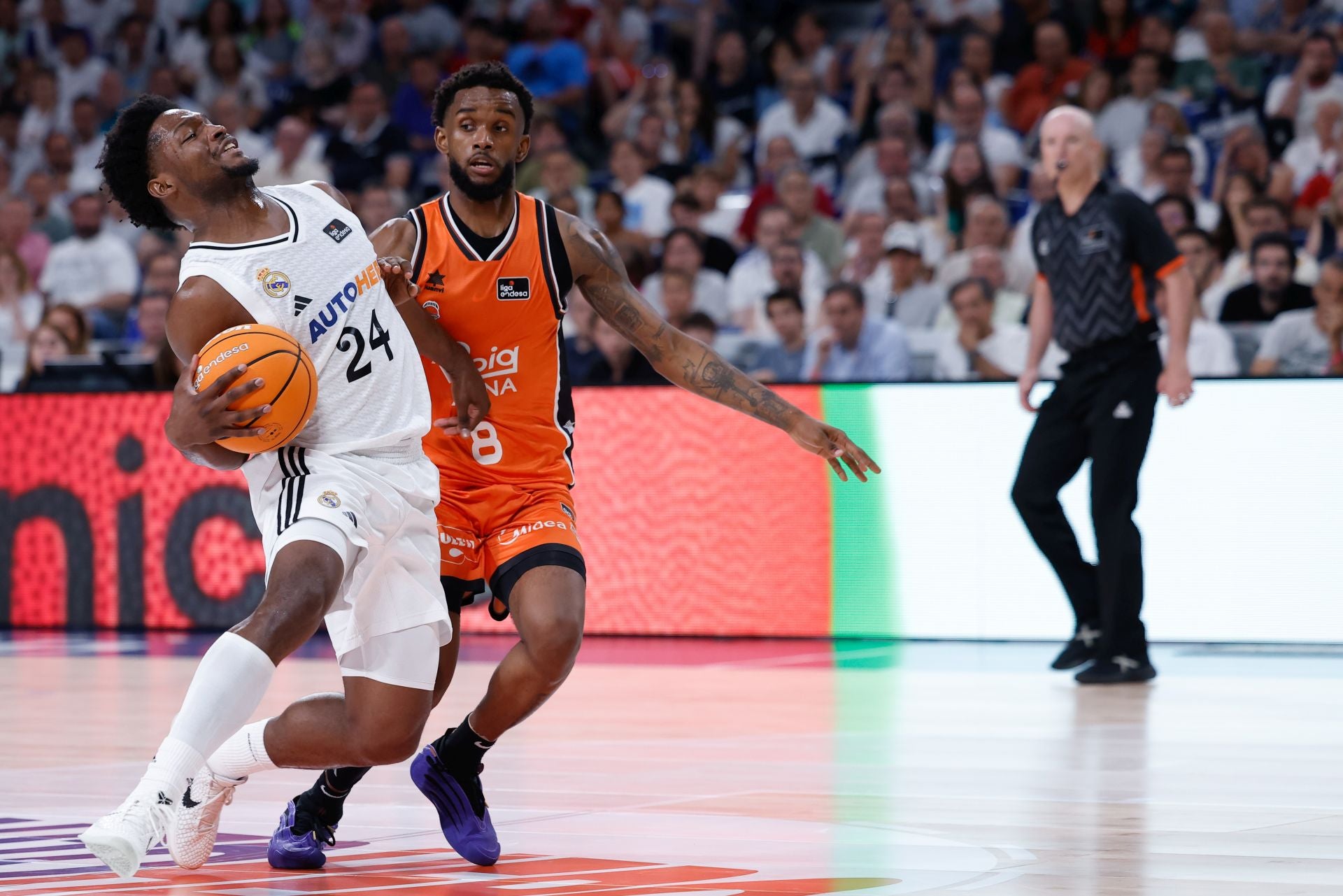 FOTOS | Así ha sido el segundo partido de la final de la ACB entre el Valencia Basket y el Real Madrid
