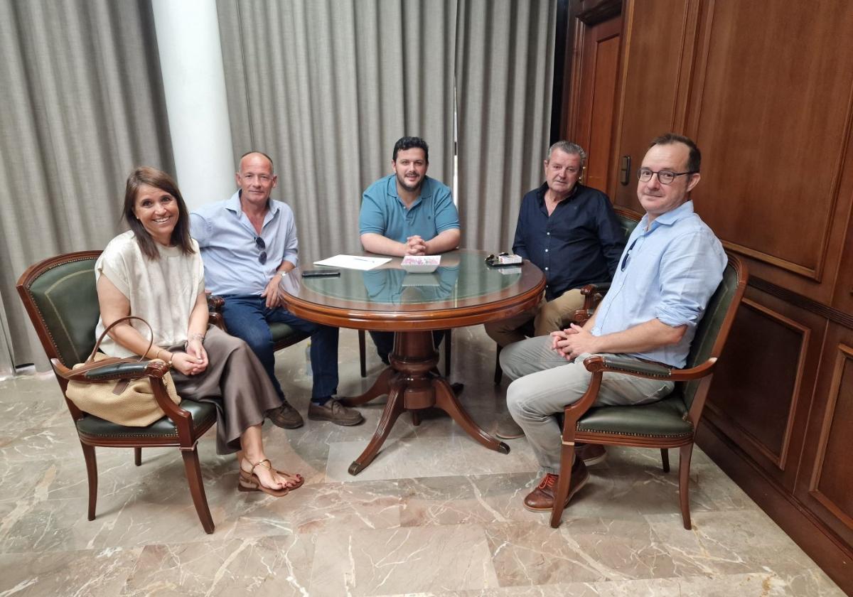 Reunión entre el Ayuntamiento, la Fundación y los agricultores.