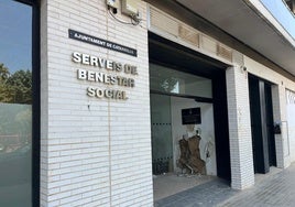 Acceso a las oficinas de Servicios Sociales en Catarroja.