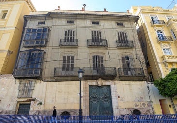 Fachada del Palacio de los Marqueses de Montortal.
