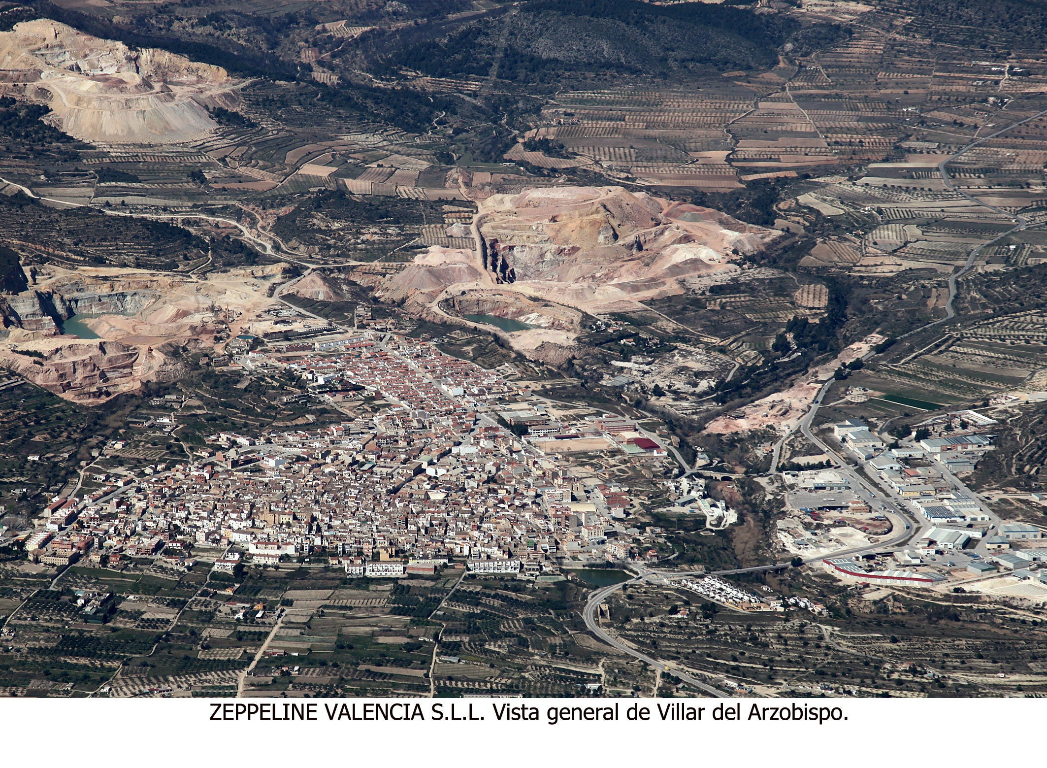 Imagen aérea de Villar del Arzobispo.