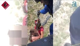 Momento en el que iban a las senderistas hasta el helicóptero.